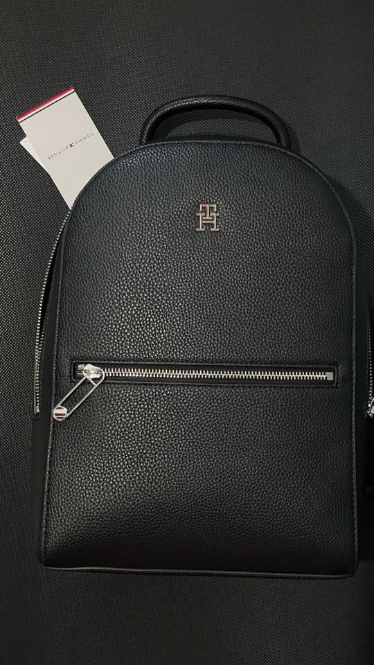 Stylischer Tommy Hilfiger Rucksack für deine Spaziergänge!