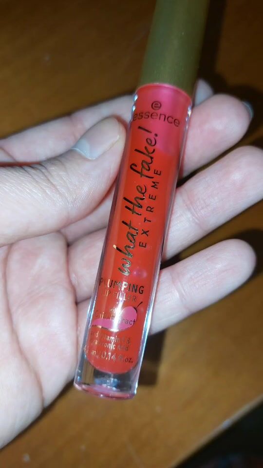 Essence Lip Gloss with Pumping Effect! ❤️