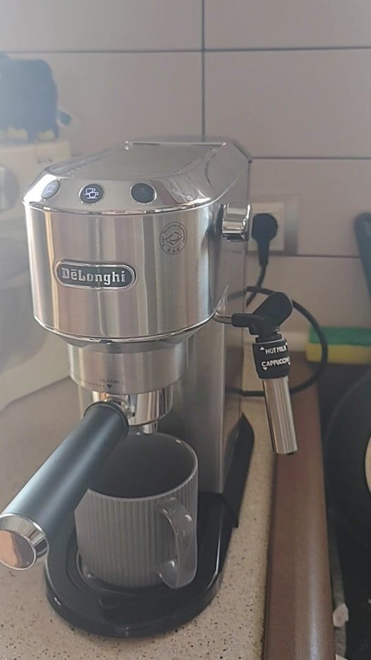 Recenzie pentru Mașina de Espresso De'Longhi Dedica Pump Metal 0132106138, 1300W, 15 bar, Argintiu