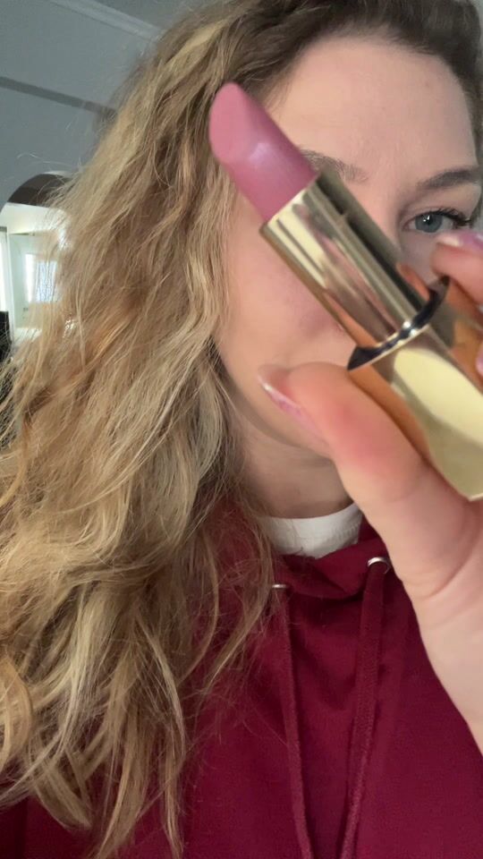 "Testing Estée Lauder's Lipstick ✨"