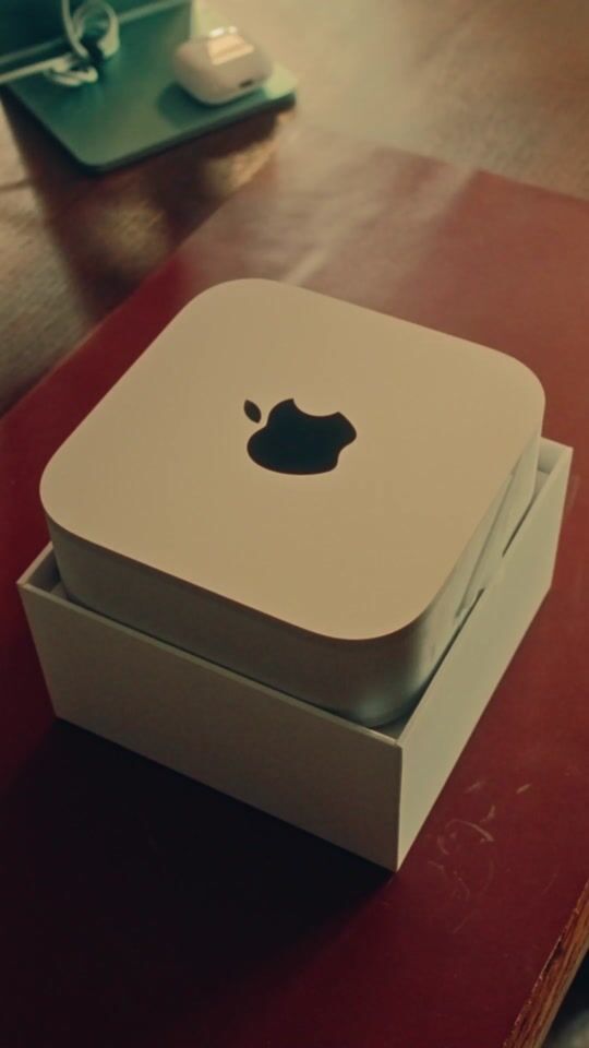 Mac Mini ist da! Eine neue Ära im Filmschnitt beginnt.