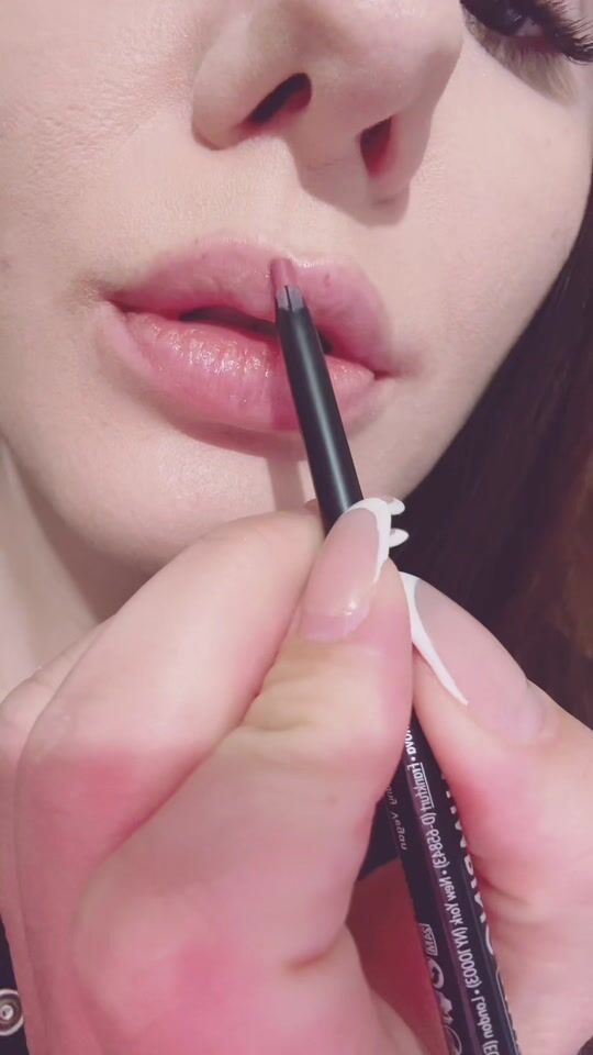 Apivita Lip Balm με Χρώμα Black Currant 4.4gr