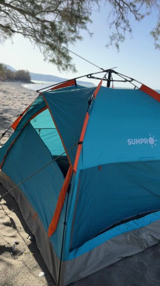 "Camping cu o cortină automată este un alt nivel ⛺️"