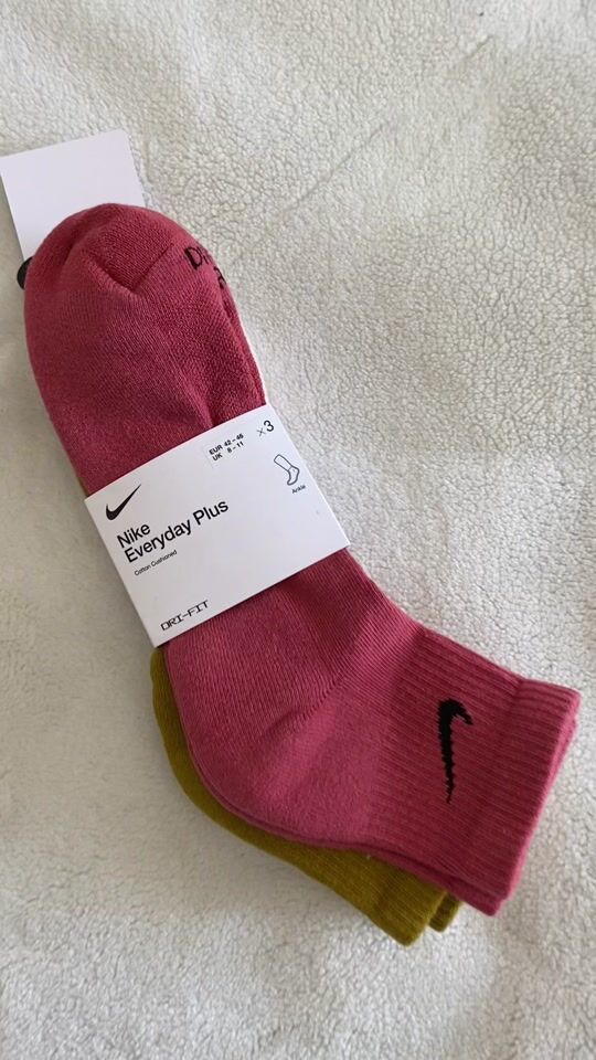 High-quality Nike socks in three beautiful colors! ?