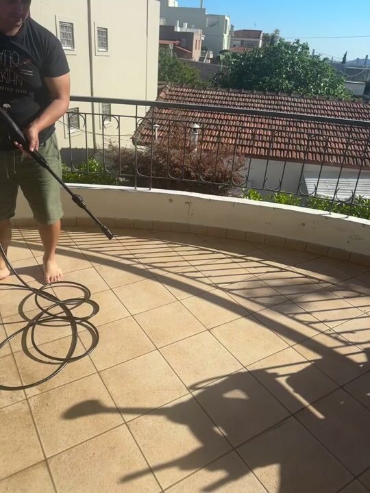 Revizuiți videoclipul scurt