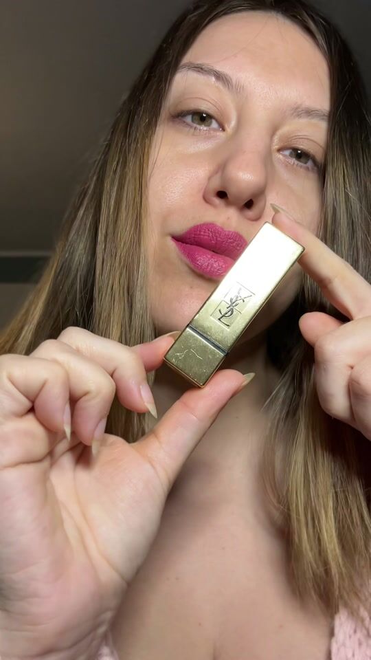 YSL fuchsia, perfect hydrating lipstick! Grab the SUPER price! ✨