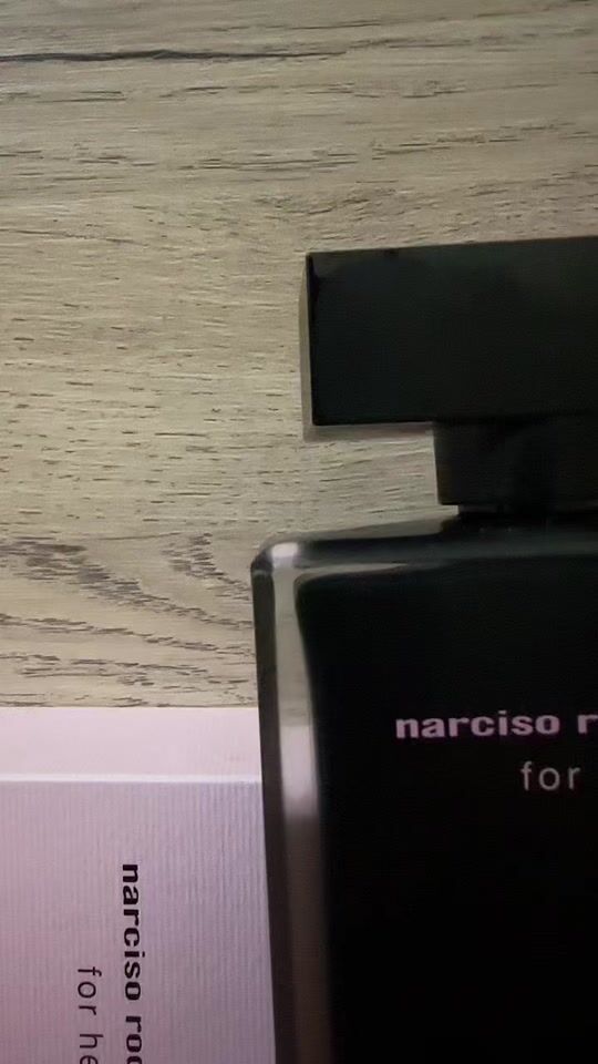 For Her - Narciso Rodriguez: Chic & sexy! Winter powder fragrance! ?