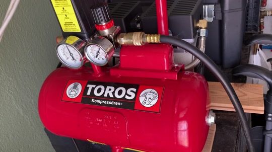 Recenzie pentru compresorul de aer monofazat Toros Oil Free SILENT cu rezervor de aer de 6 litri
