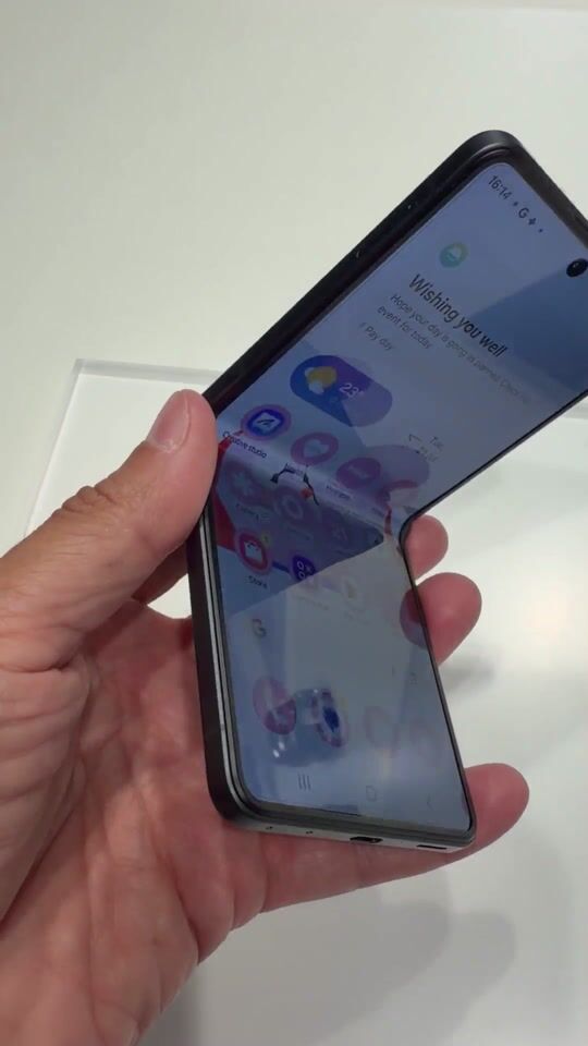 First contact with the Samsung Galaxy Z Flip8
