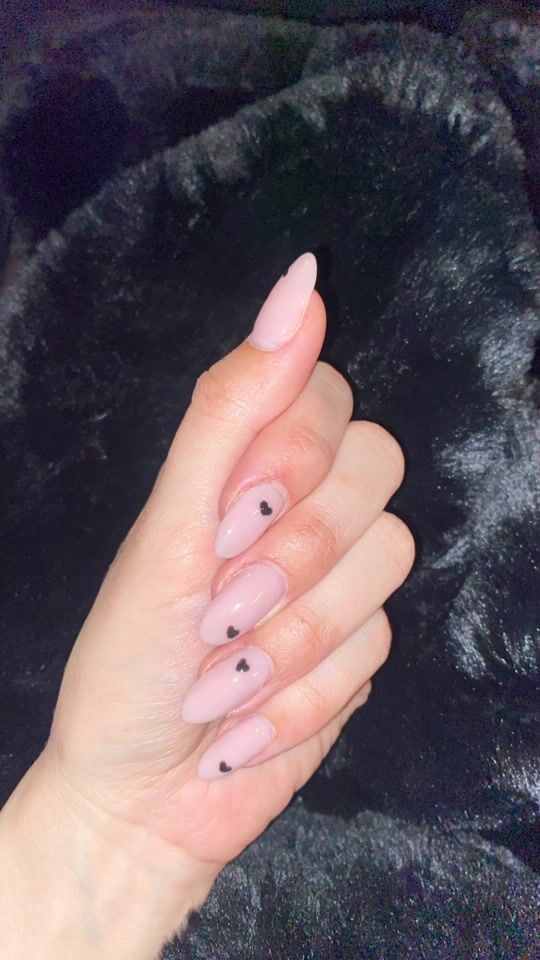 Fresh nails 🖤