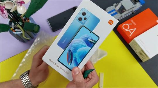 Разопаковане на Xiaomi Redmi Note 12 Pro 5G MultiCulti