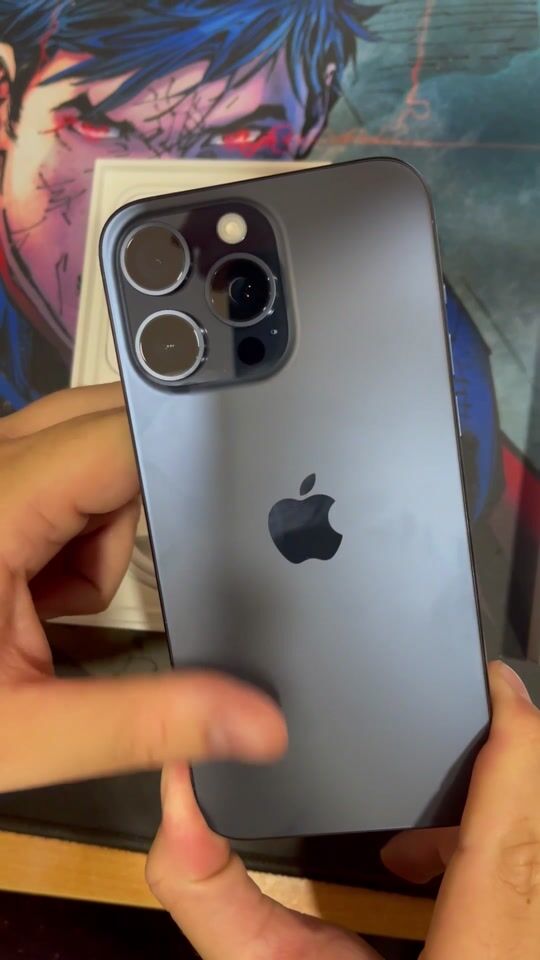 Apple iPhone 15 Pro Max - Deschiderea cutiei