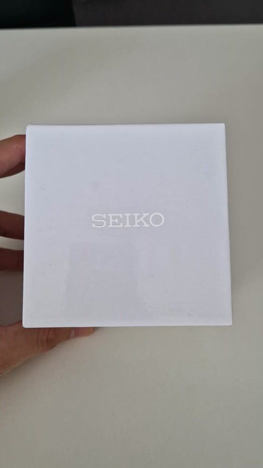 Seiko Chronograph Batterieuhr mit silbernem Metallarmband