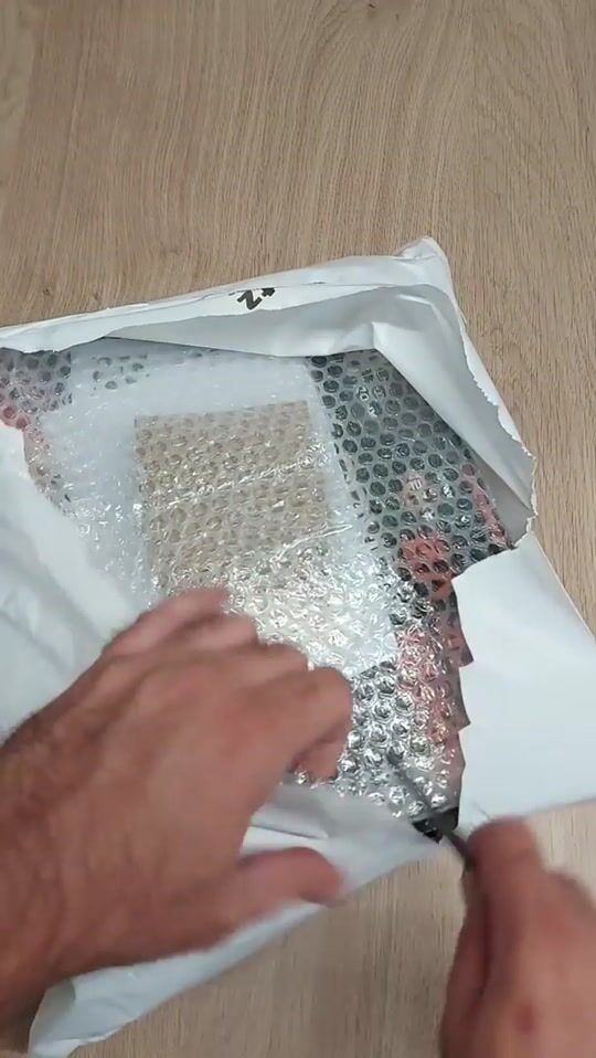Unboxing Gigabyte B550 Aorus Elite V2