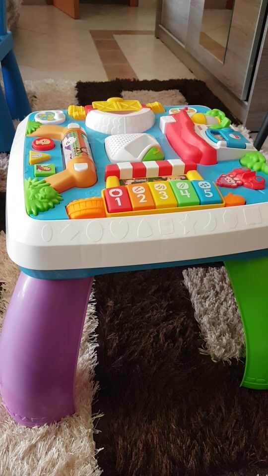 Fisher Price - Play & Learn Table