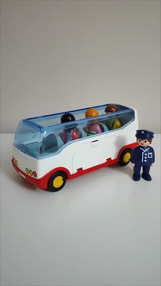 Small and very beautiful Playmobil bus for little kids ???