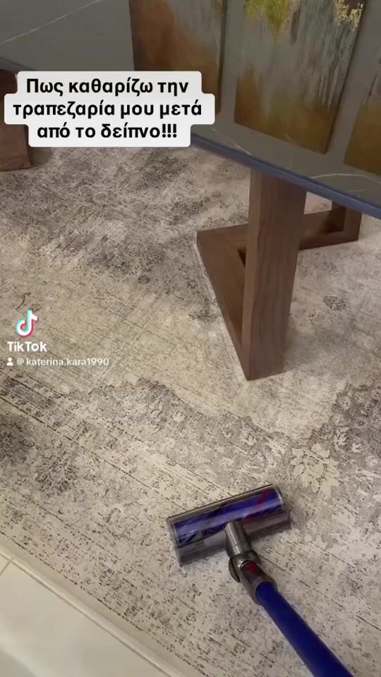 How to clean my dining table with the Dyson V11 Absolute!