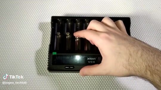 Quick Test on the fastest 8-slot battery charger by XTAR