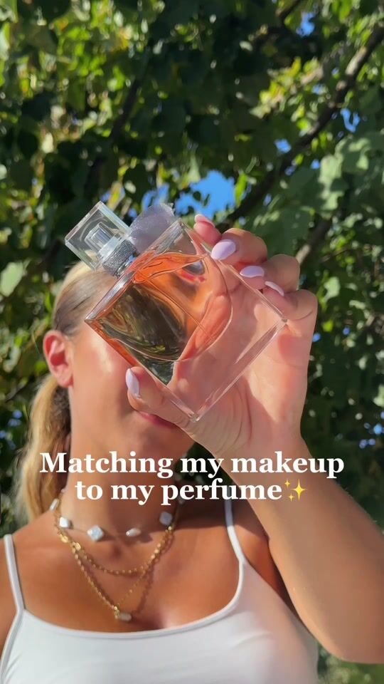 Matching my makeup to my perfume✨