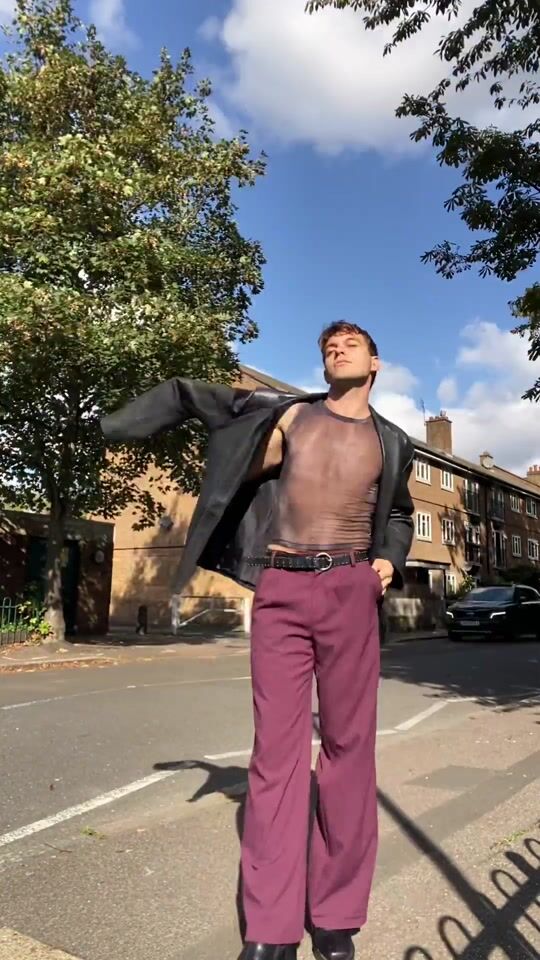 sunny London hits different 👤