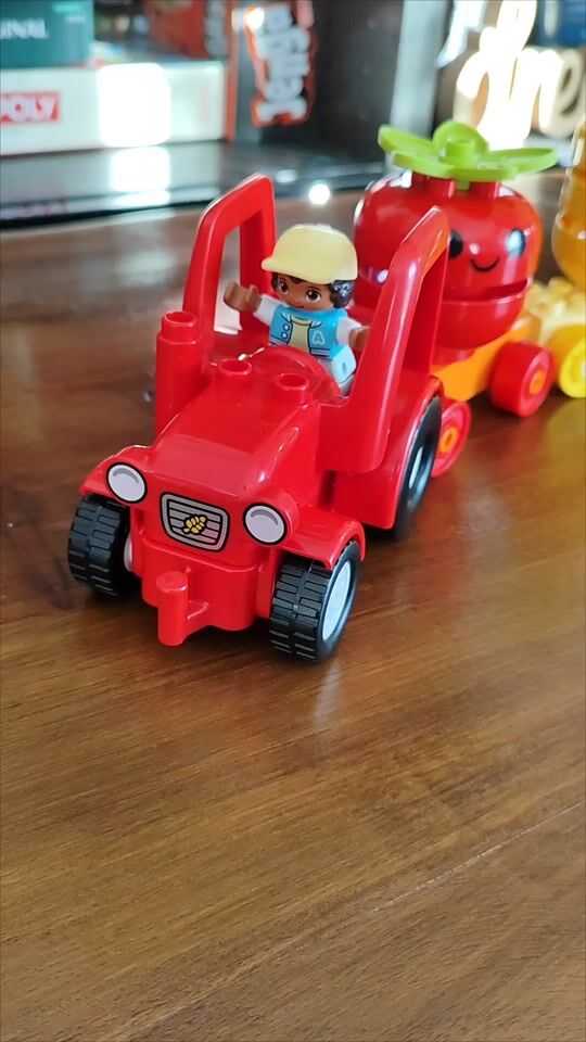 Tractor Lego Duplo pentru fructe și legume pentru vârste de 1,5+ ani
