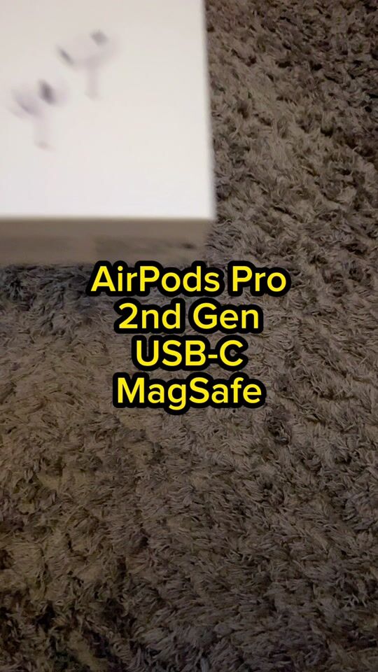 Dezambalarea Apple AirPods Pro 2nd Gen cu USB C