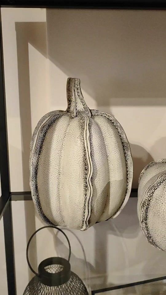 Decorative pumpkins made of ceramic ???