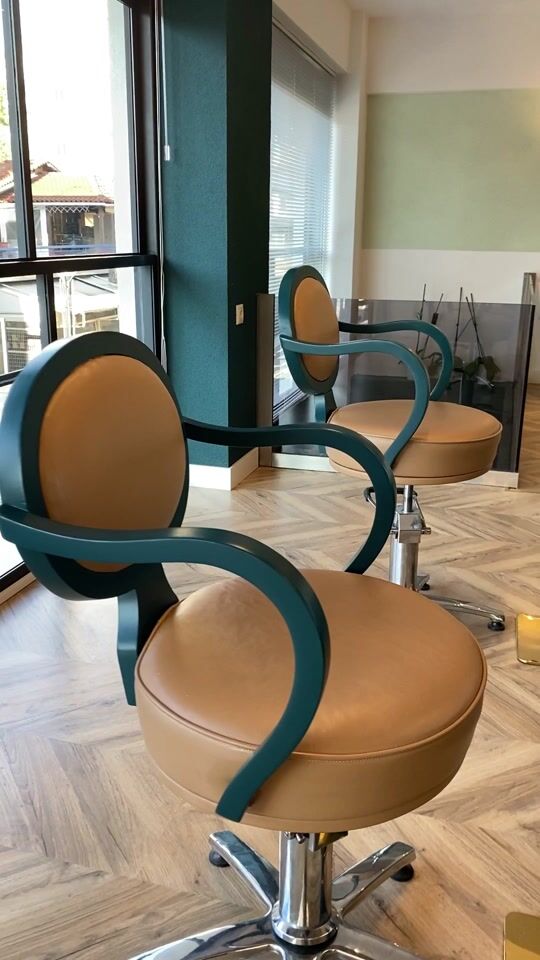 Αλλαγή χρώματος σε καρέκλες.