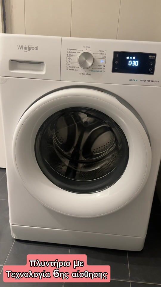Mașina de spălat Whirlpool ideală pentru o familie de patru persoane!