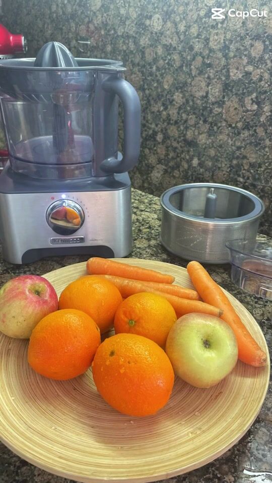 Fresh juice for the kiddos! 