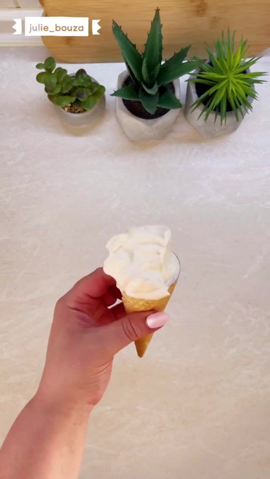 The easiest recipe for vanilla ice cream