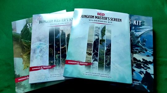 Unboxing D&D Dungeon Master's Screen: Dungeon Kit