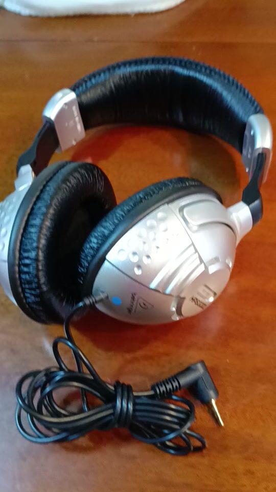 Behringer HPS3000 Wired Over Ear Studio Headphones Silver