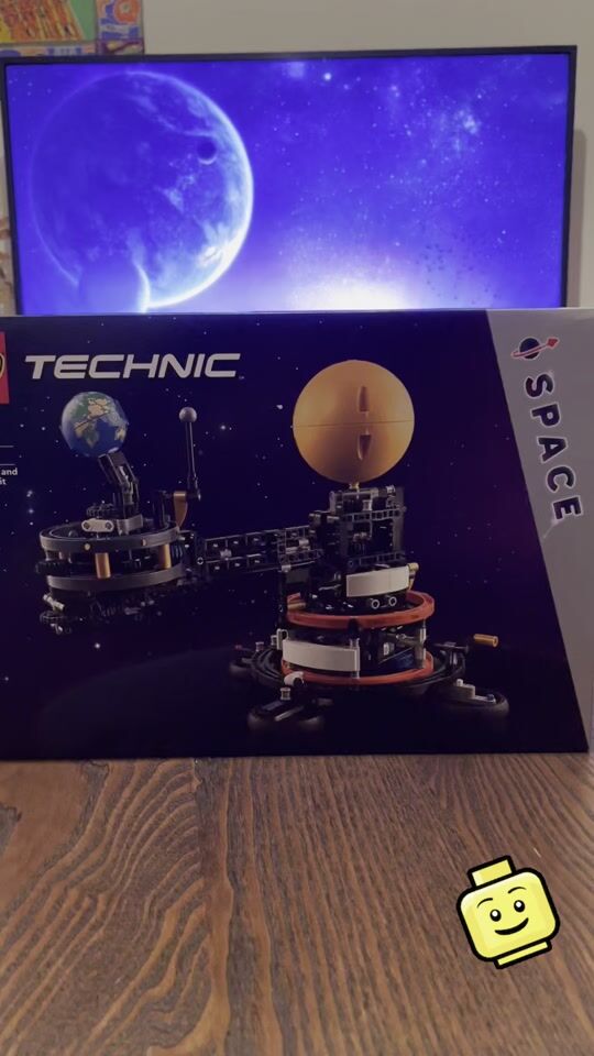 A great gift idea: Lego Technic 10+ Space 42179 ?