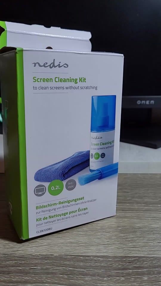 Clean all screens with this cleaning kit!