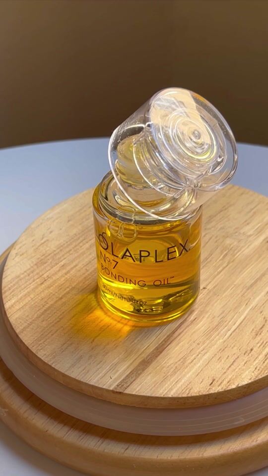 The ideal oil for shiny and hydrated hair