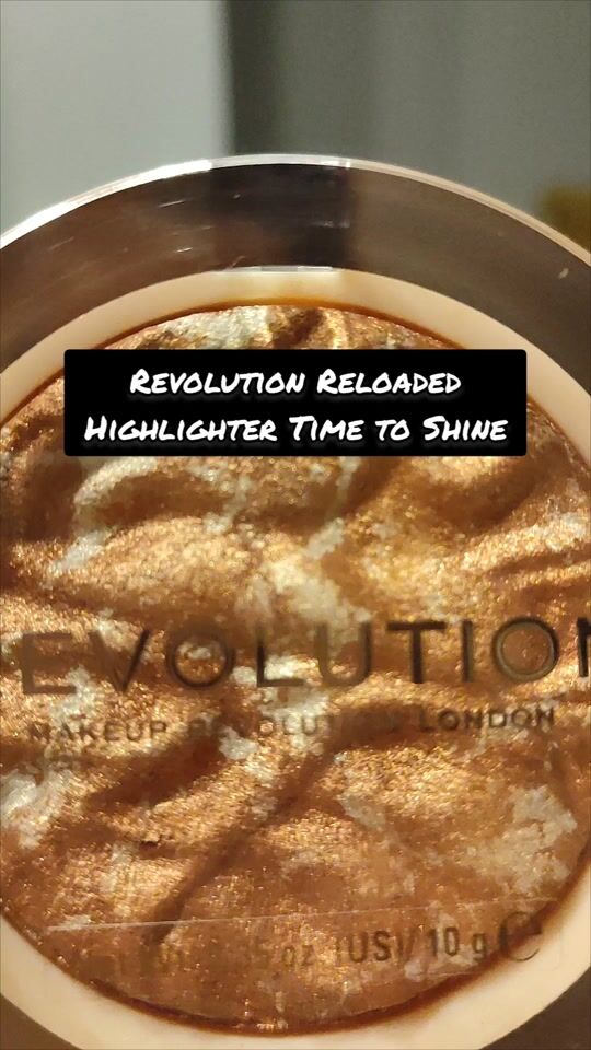 Revolution Highlighter Reloaded Momentul să strălucească