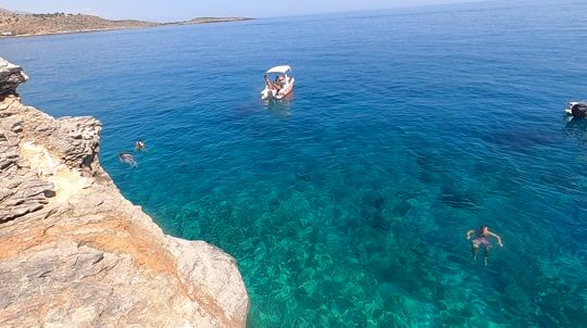 Diving into the sea with the Go Pro Hero 8