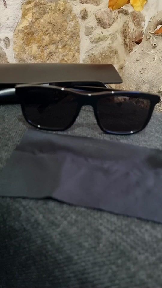 Recenzie pentru ochelari de soare Ysl cu rama de acetat neagră și lentile negre SL 501 001