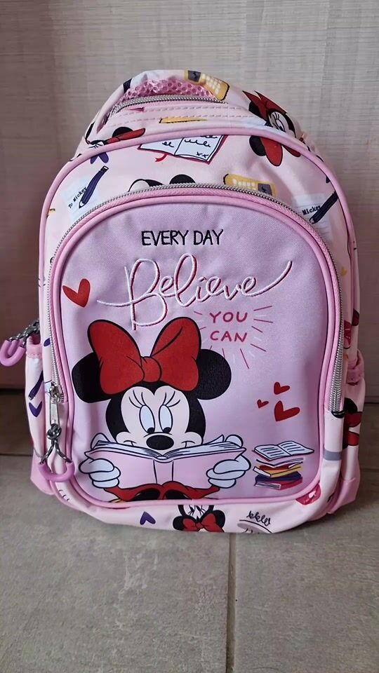 Our school bag with the mini!! ♥️