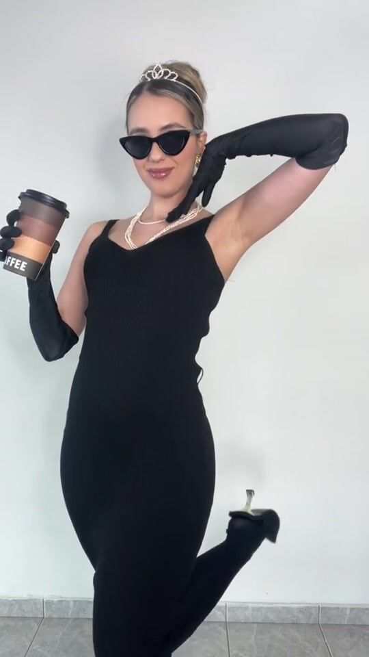 DIY Breakfast at Tiffany’s costume 