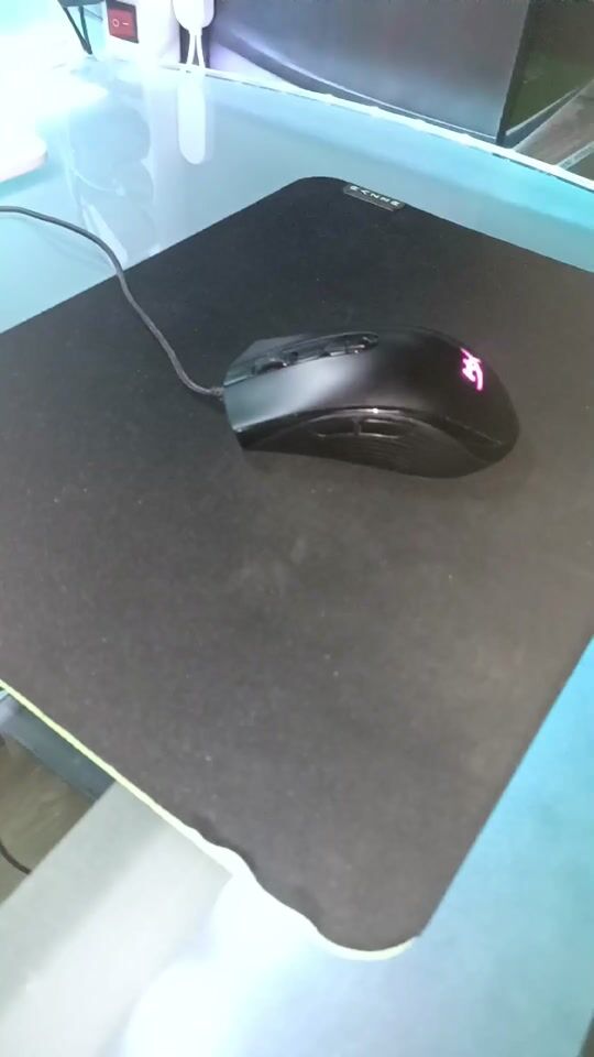Mouse and mousepad gaming setup 