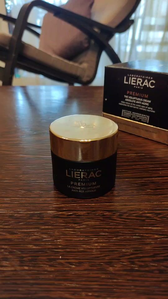 Lierac Premium Αnti-aging , Firming & Blemishes Day/Night Cream Suitable for All Skin Types with Hyaluronic Acid La Creme 50ml LL10088A250 L15660010