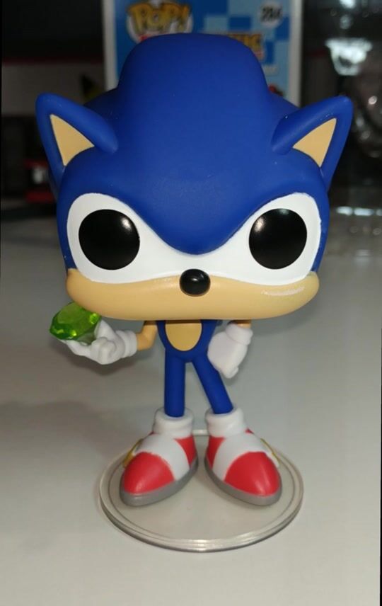 Sonic with Emerald (Sonic the Hedgehog / Games) Funko PoP #284