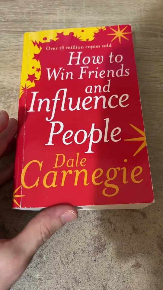 HOW TO WIN FRIENDS AND INFLUENCE PEOPLE Paperback