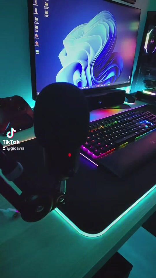 Το RGB μπορεί να ομορφύνει ένα SETUP! 