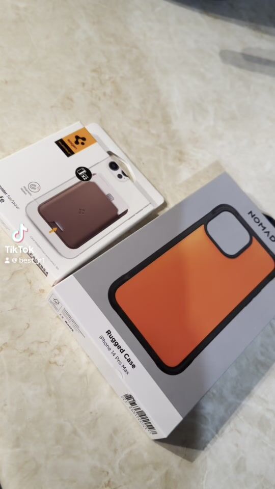 Nomad Rugged Prot. MagS Back Cover orange & Spigen Valentinus MagS Wal