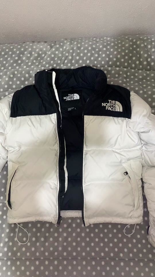 Jacheta scurta puffer pentru femei The North Face pentru iarna alb/negru