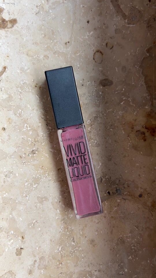 Maybelline: Liquid lipstick in perfect shade of rotten apple and matte finish