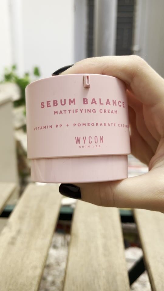 Face cream for a matte finish by Wycon